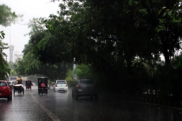 Delhi Weather Update: Rain in Delhi NCR, Fog, and Darkness