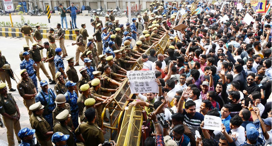 Thousands of Competitive Students Protest Against Normalization Policy in UP Public Service Exams