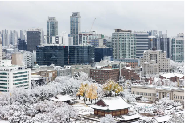 Record Snowfall in South Korea: Beauty and Disruption