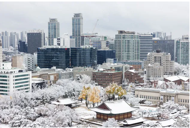 Record Snowfall in South Korea: Beauty and Disruption